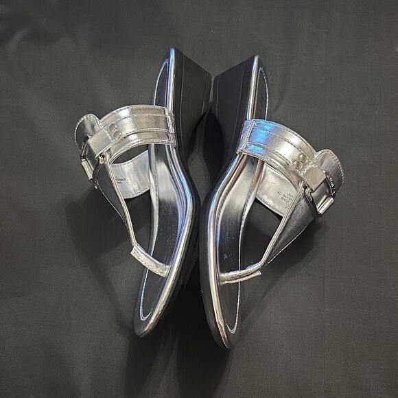 BRAND NEW UNISA METALLIC MULE THONG WOMEN'S SANDALD - Picture 10 of 15